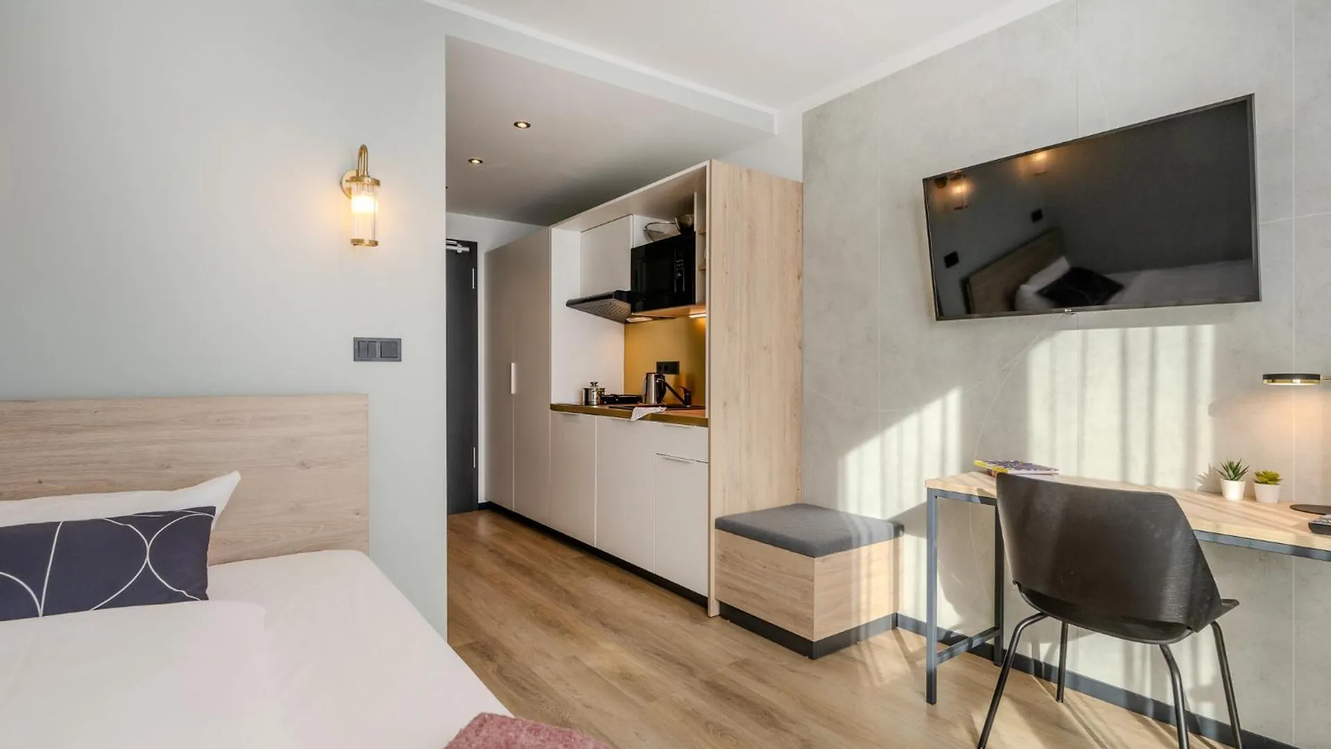 The Base Berlin One Hotell
